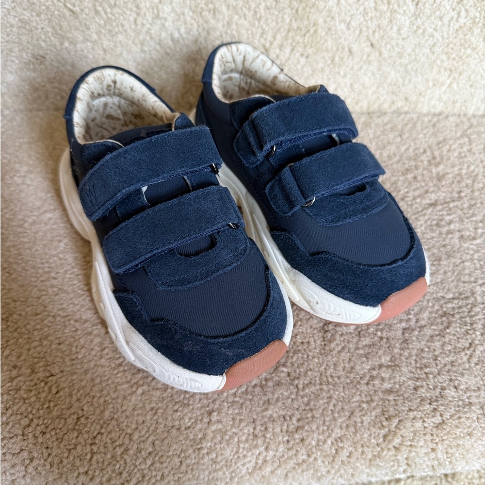 Wheat boy sneakers size 28